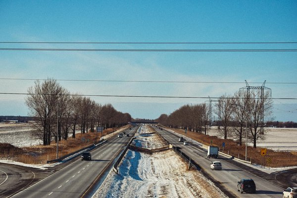 Voiture hybride vs voiture à essence : différence de prix et pourquoi
